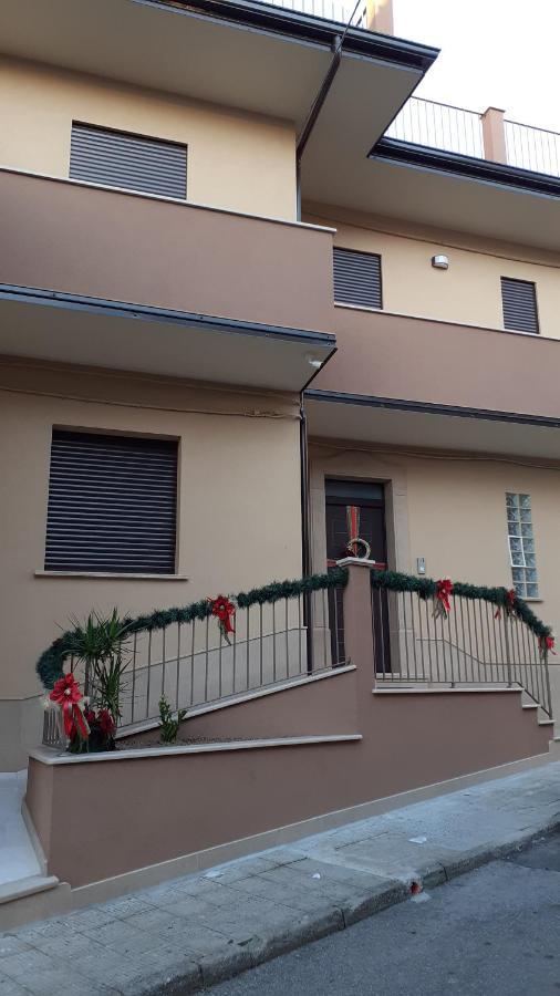 Bed And Breakfast Il Sole -Cinquefrondi Exteriör bild