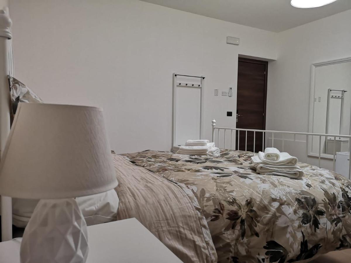 Bed And Breakfast Il Sole -Cinquefrondi Exteriör bild